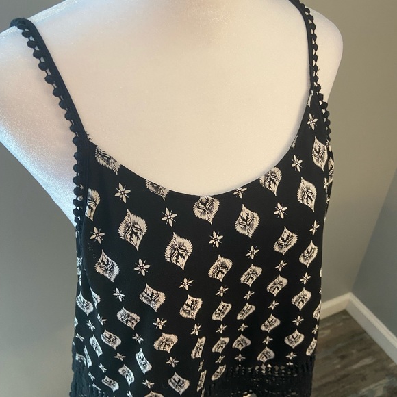 Mason + Mackenzie black and white cami shirt - Picture 2 of 7